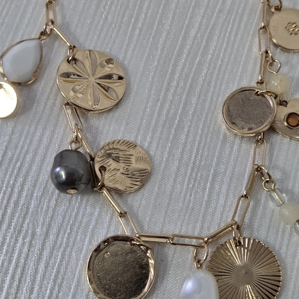 Chic Gold and Pearl Charm Necklace